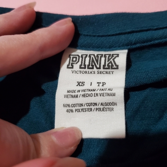 ❄️ Victoria's Secrets Pink Teal Christmas Winter Snowflake Print Long Sleeve Top - Picture 3 of 9